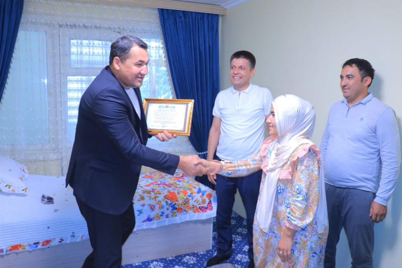 Andijon viloyatidagi “Bolalar shaharchasi” ning sobiq tarbiyalanuvchilari yangi uylarga ko‘chib o‘tdi