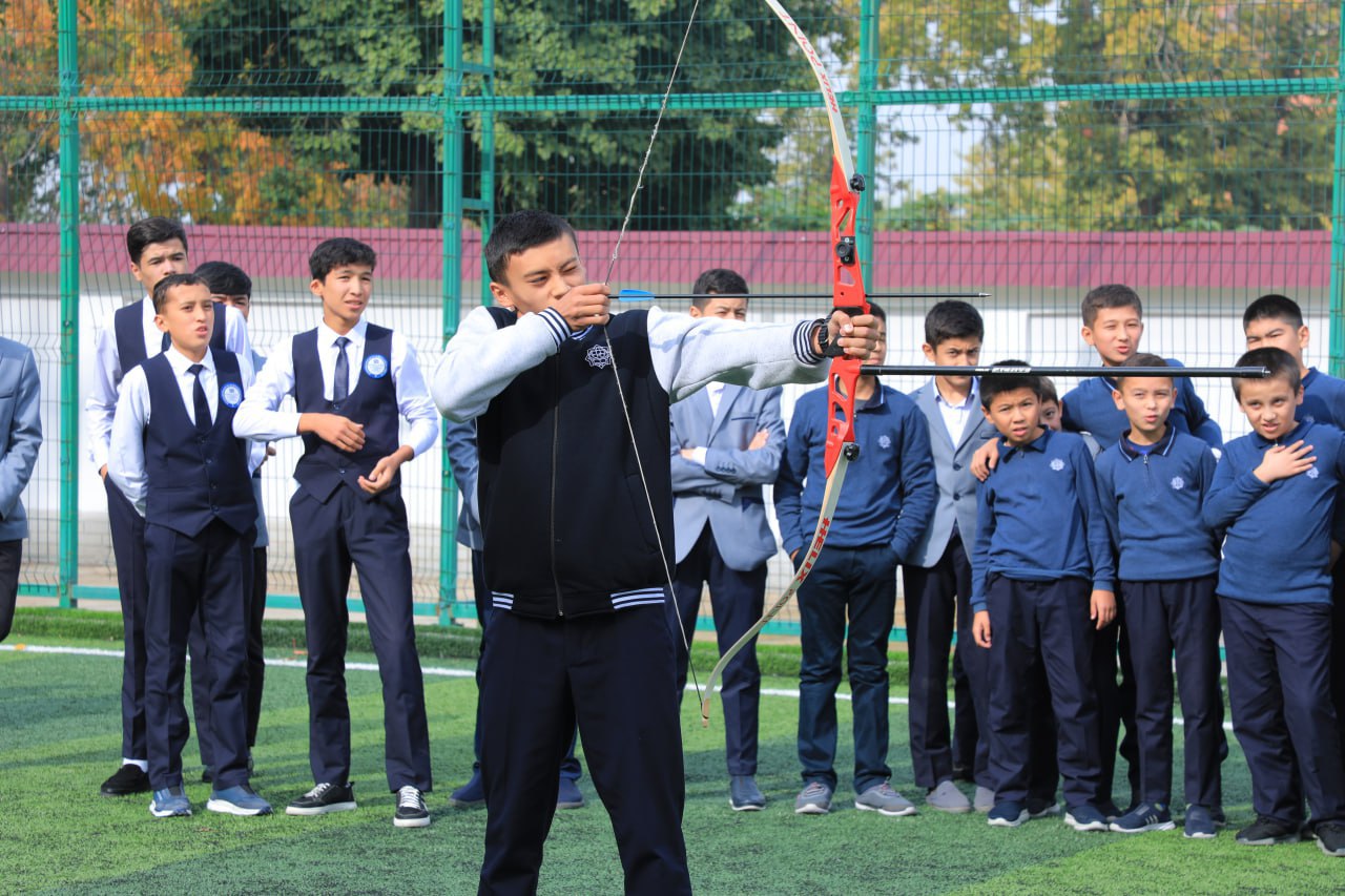 Andijon shahridagi 2-son Ixtisoslashtirilgan maktab internatida yoshlar uchun sportning kamondan oʻtish turi boʻyicha musobaqa oʻtkazildi.