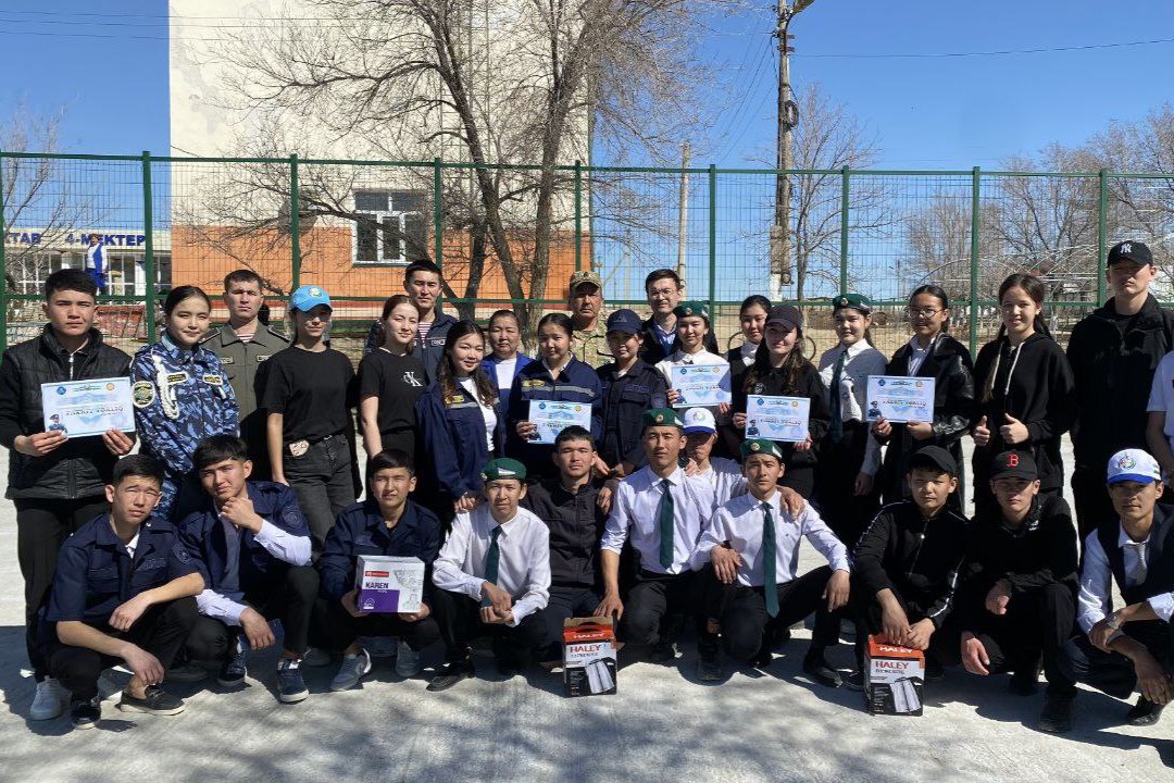 Moʻynoq tumanidagi 4-sonli maktabning 10-11 sinf oʻquvchilari o'rtasida "Ona Vatanni himoya qilish muqaddas burch" shiori ostida harbiy sport musobaqasi o'tkazildi