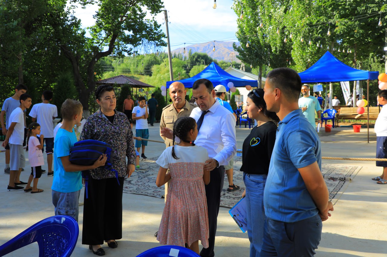 Milliy gvardiya qo‘mondoni general-mayor R.Djurayev 30-sonli Mehribonlik uyi tarbiyalanuvchilari taʼtilni maroqli o‘tkazayotgan Bo‘stonliq tumanidagi “Nur” bolalar oromgohiga tashrif buyurib, ularni xursandchiligiga sherik bo‘ldi