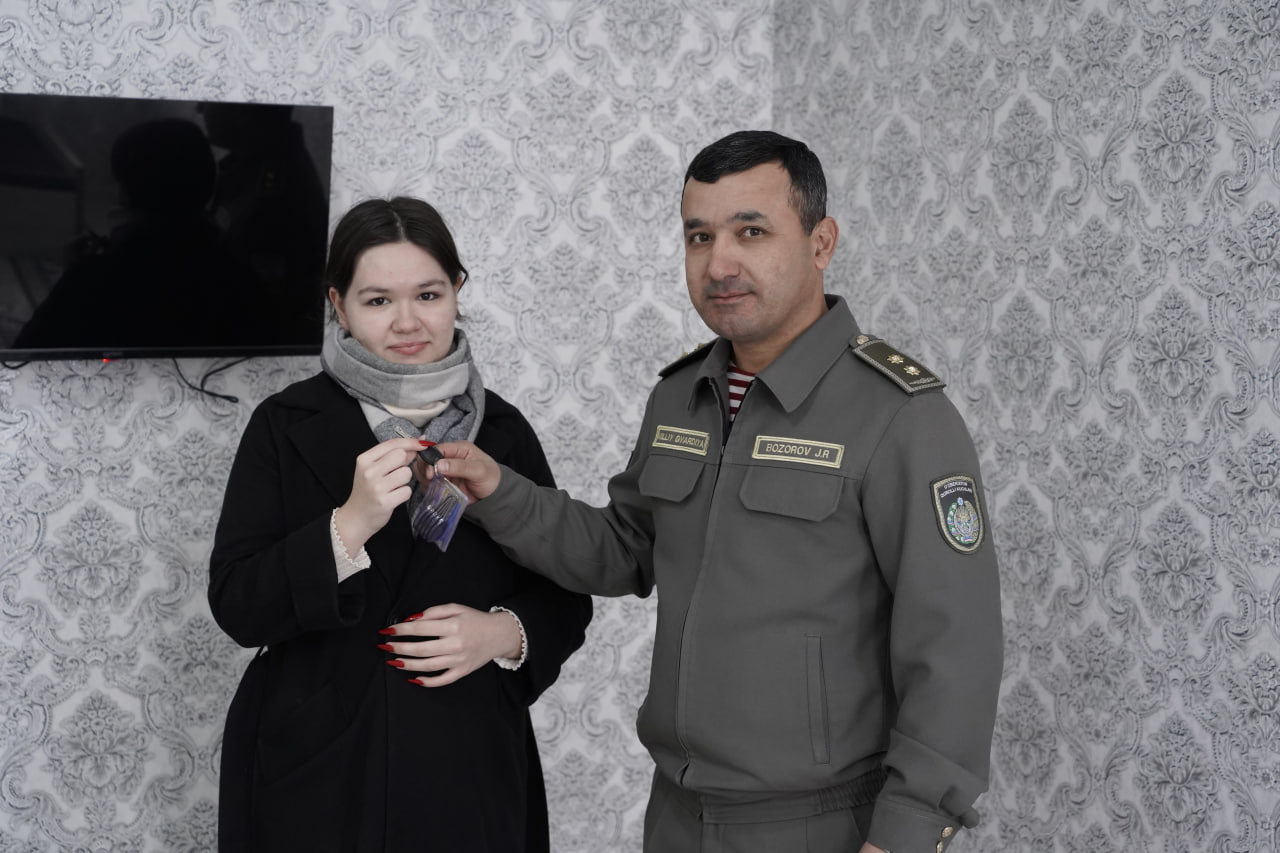 Ota-ona qaramog‘idan mahrum bo‘lgan 2 nafar yoshlarga yangi uy taqdim etildi