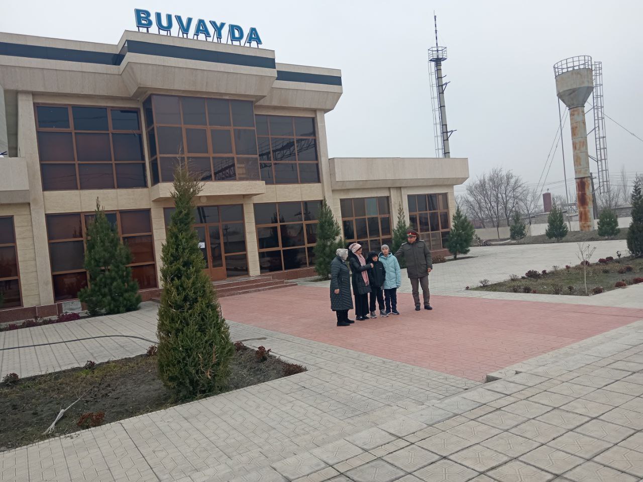 Milliy gvardiya xodimlari ikki nafar voyaga yetmagan farzandi bor oilani Vataniga qaytishiga yordam berdi