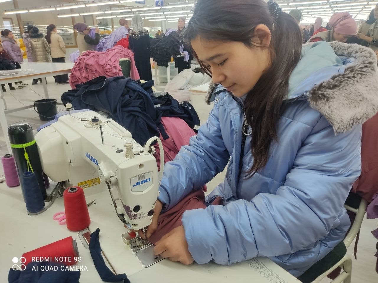 YОSHLARGA KASB-HUNAR VA TADBIRKORLIKKA OID BILIM HAMDA TAVSIYALAR BERILMOQDA