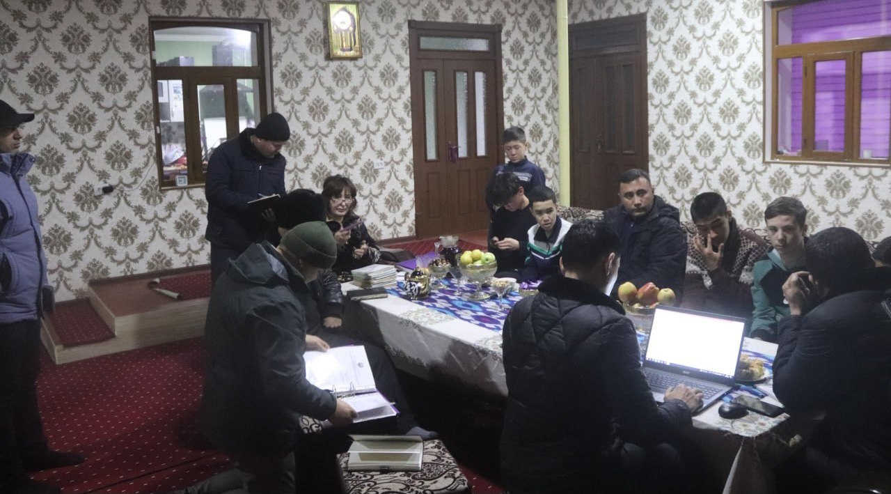 В Ферганской области рабочая группа продолжает изучать состояние детей в семейных домах