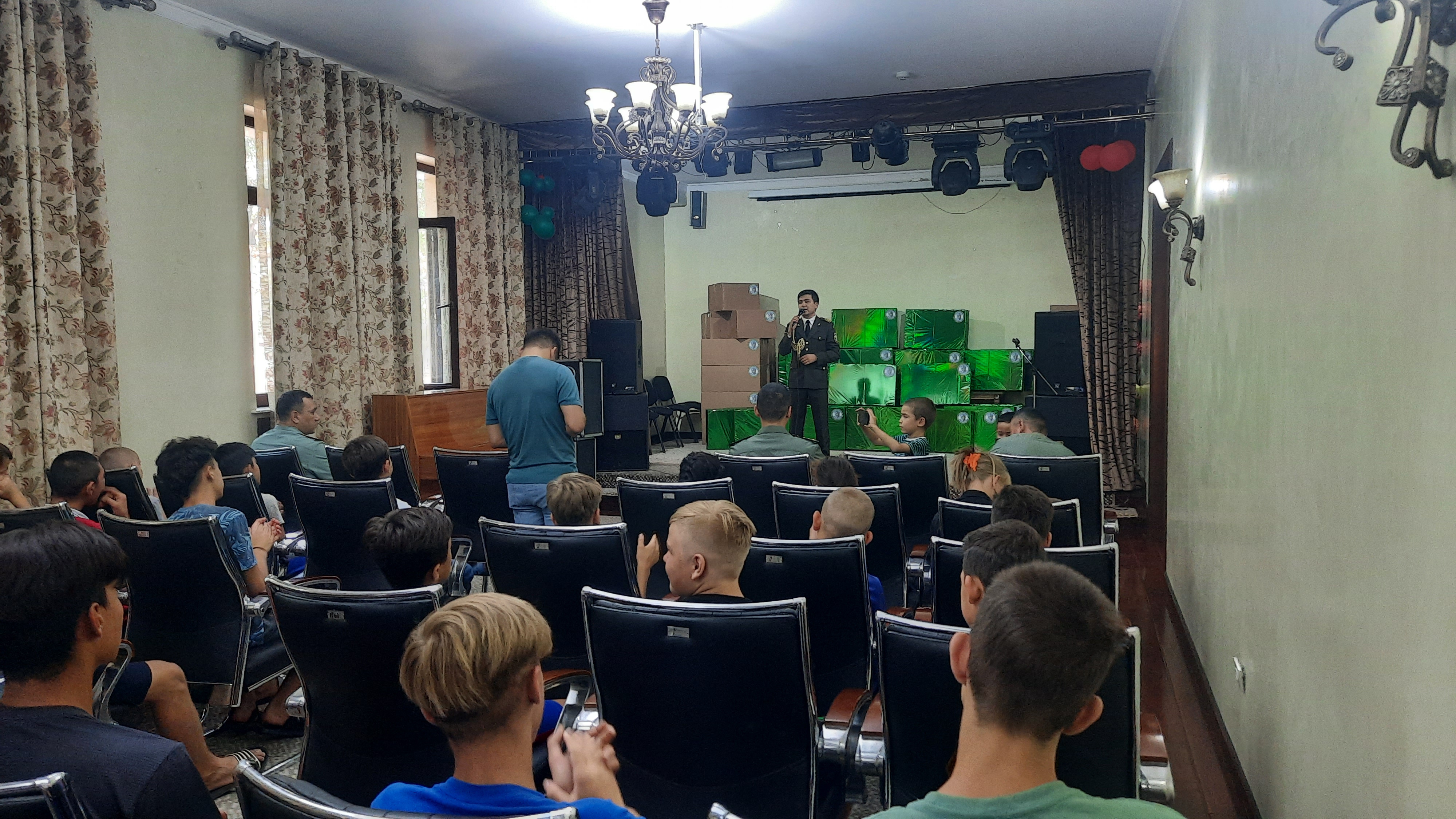 В гостях у ребят – настоящие пограничники