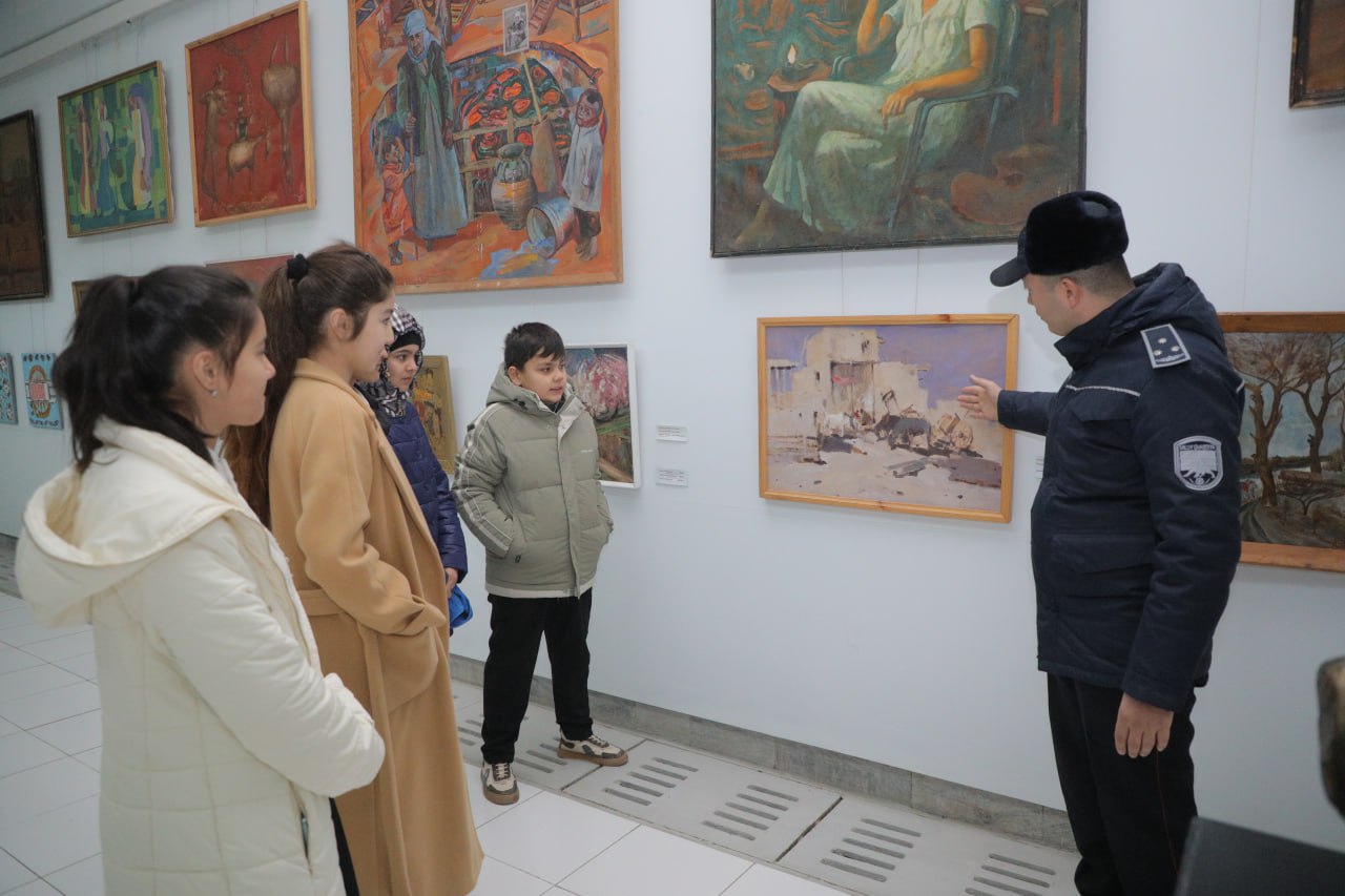 Xorazm viloyatida yoshlar uchun O'zbekiston zamonaviy san'at muzeyiga sayohat tashkil etildi