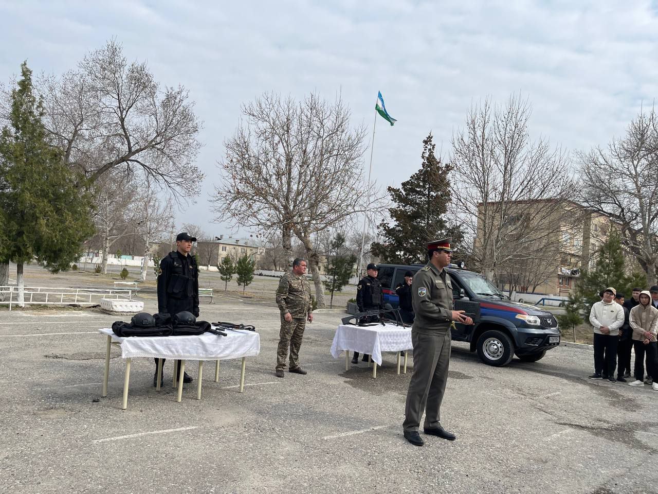 Milliy gvardiya Sirdaryo viloyati boʻyicha boshqarmasi, viloyat Maktabgacha va maktab taʼlimi boshqarmasi hamda Oʻzbekiston Yoshlar ittifoqi viloyat kengashi bilan hamkorlikda yoshlarni vatanparvarlik ruhida tarbiyalash hamda milliy armiyamiz uchun yetuk kadrlar boʻlib yetishishlariga zamin yaratish maqsadida Yangiyer shahridagi 8-sonli umumiy oʻrta taʼlim maktabida harbiy vatanparvarlik tadbiri oʻtkazildi. Tadbir davomida oʻquvchi yoshlar harbiy texnika va qurol-aslahalar bilan yaqindan tanishdilar.