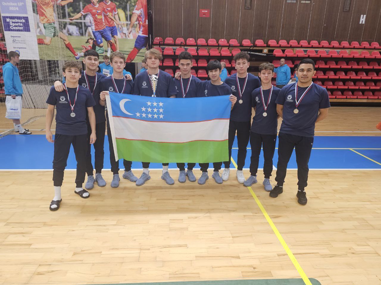Poytaxtimizdagi 22-sonli Mehribonlik uyi tarbiyalanuvchilaridan iborat futbol jamoasi Xalqaro I - Chexiya futzal chempionatida 16 ta davlat jamoalari o‘rtasida faxrli 2-o‘rinni qo‘lga kiritishdi.