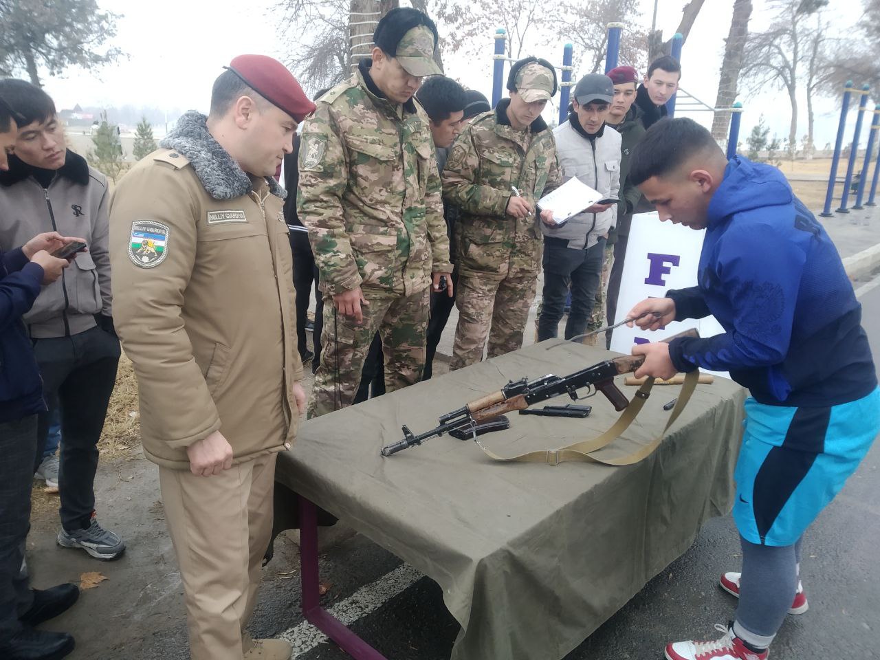 МОЛОДЕЖЬ НАВОИЙСКОЙ ОБЛАСТИ ПОБЫВАЛА НА УЧЕБНОМ ПОЛИГОНЕ НАЦИОНАЛЬНОЙ ГВАРДИИ