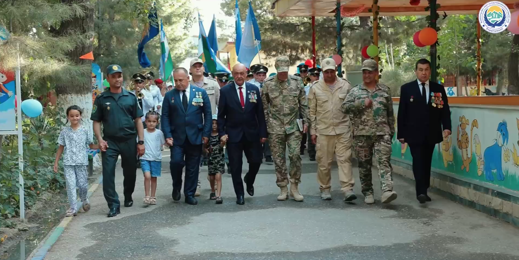 Karmana tumanida joylashgan "Ishonch" oromgohida "Harbiy-vatanparvarlik kuni" doirasida bolalar uchun harbiy-vatanparvarlik musobaqalari, qiziqarli sport oʻyinlari oʻtkazildi. Loyihalarda faol ishtirok etgan bolajonlar kitoblar toʻplami va diplomlar bilan taqdirlandilar.